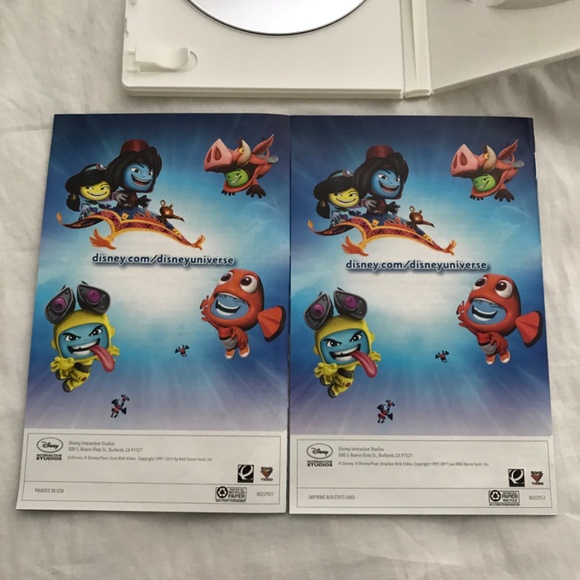 Nintendo Wii Disney Universe Game Disc Manual Included - Picture 7 of 7